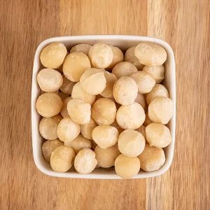 raw macadamia